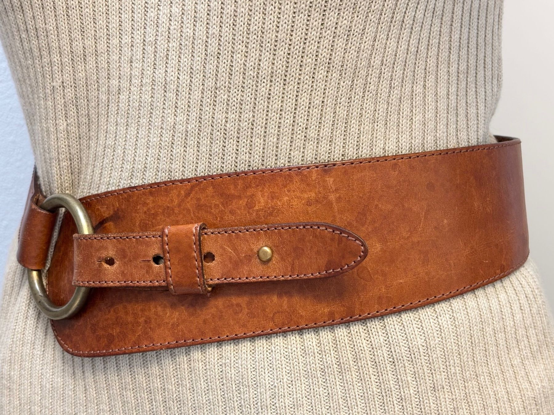 Cinture: Klassischer Ledergürtel mit Messingring – Usato da Luzern venduto da Versuchende 1