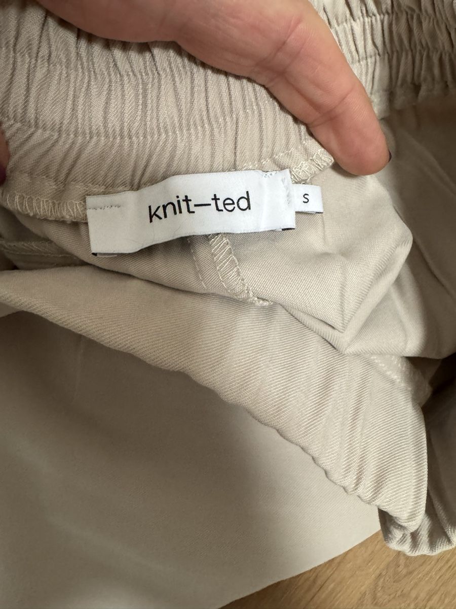 Pantaloni: Knit-ted Beige Trousers - Size S – Nuovo (secondo la descrizione) da Altendorf venduto da SJvdW 2