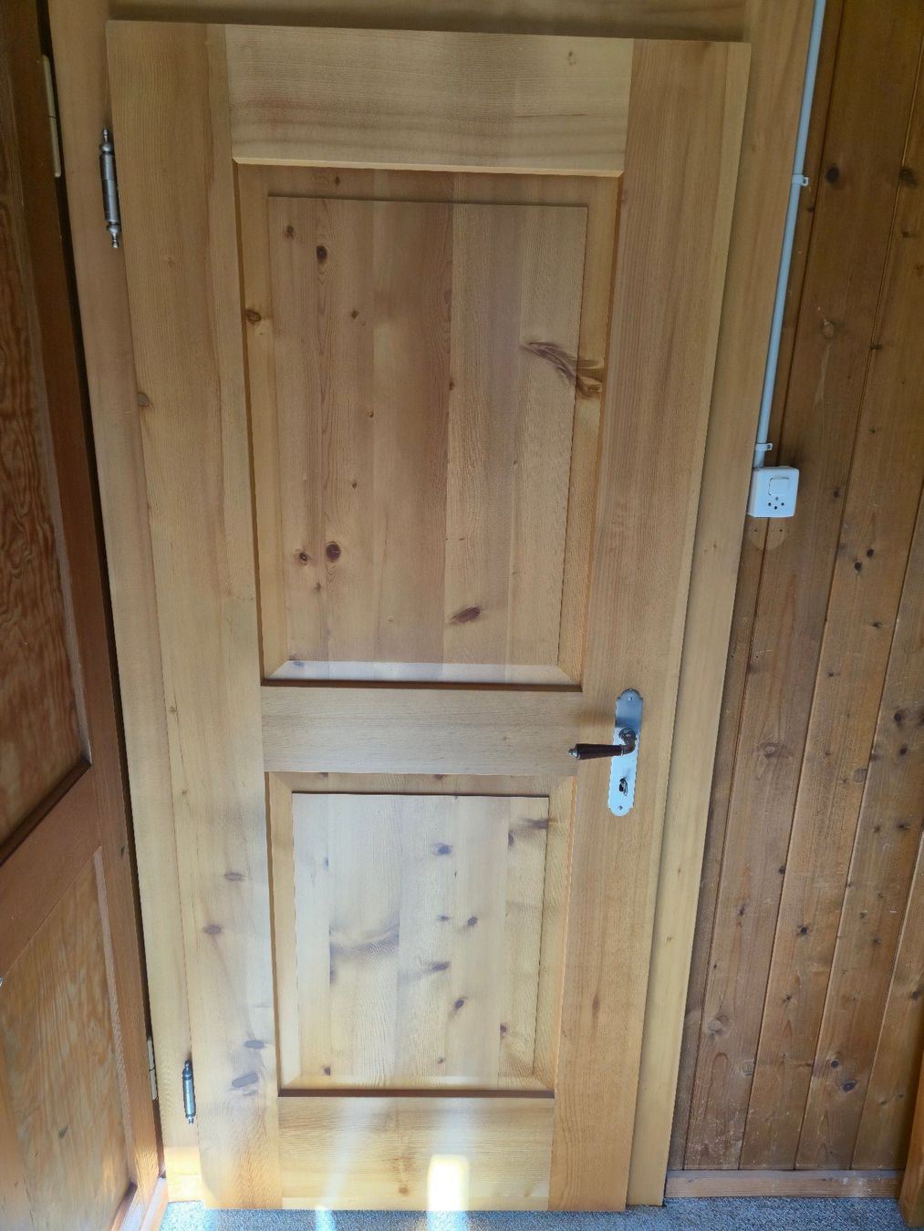 Porte: Holztüre mit Vintage Klinke – Usato da Bassersdorf venduto da Ubrunu
