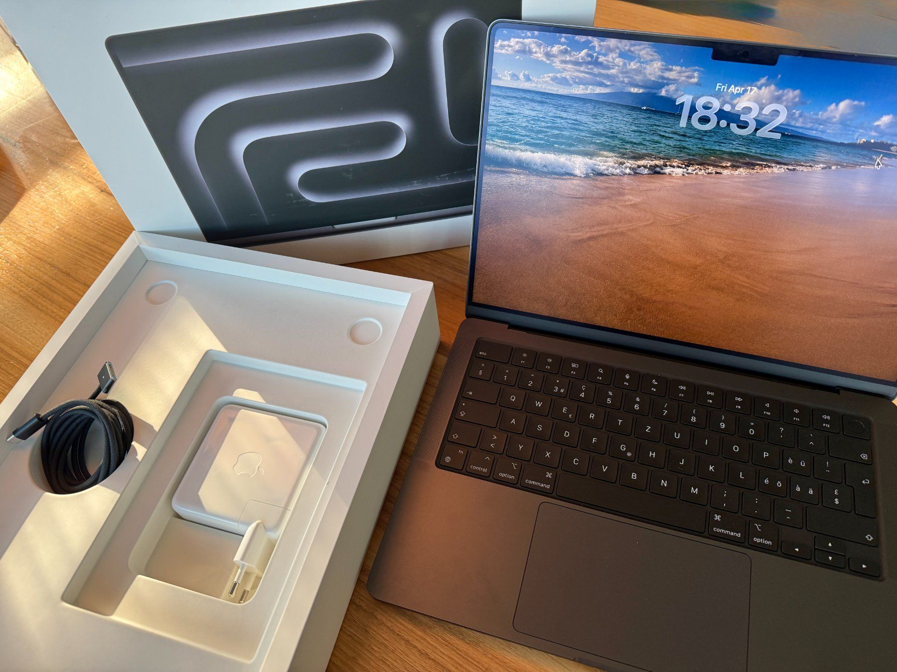 Apple Notebook: MacBook Pro M4 Core Max 14", 64GB RAM / 2TB SSD, Nano Glas – Usato da Unterseen venduto da dan_rlq2