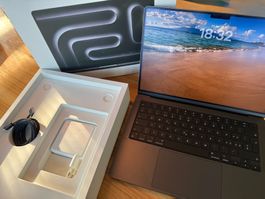 MacBook Pro M4 Core Max 14", 64GB RAM / 2TB SSD, Nano Glas