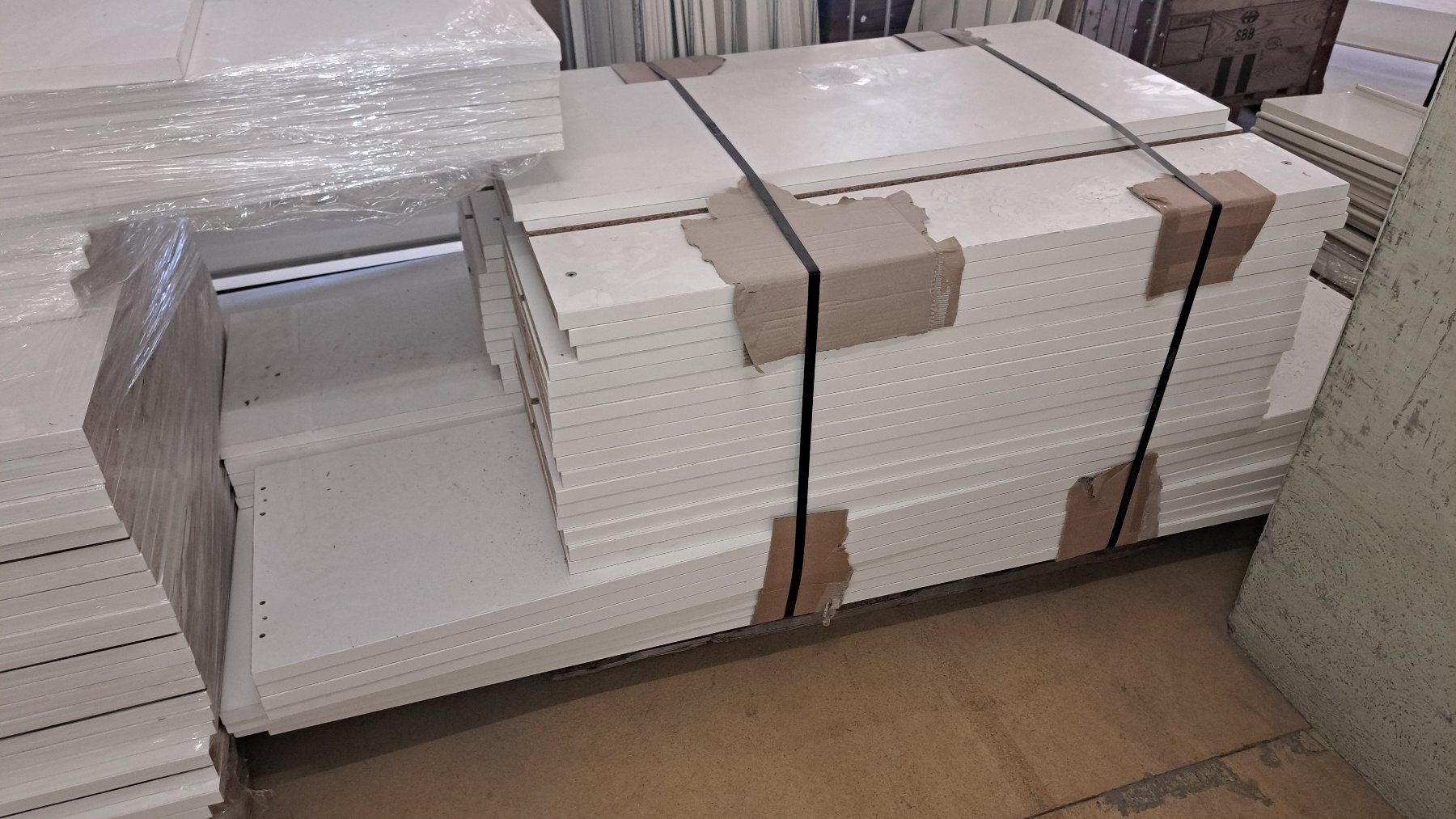 Articoli in legno: Posten weisse Holz Tablare – Usato da Diessenhofen venduto da Osio 3