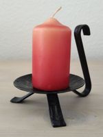 Kleiner schmiedeeiserner Kerzenständer inkl. Kerze