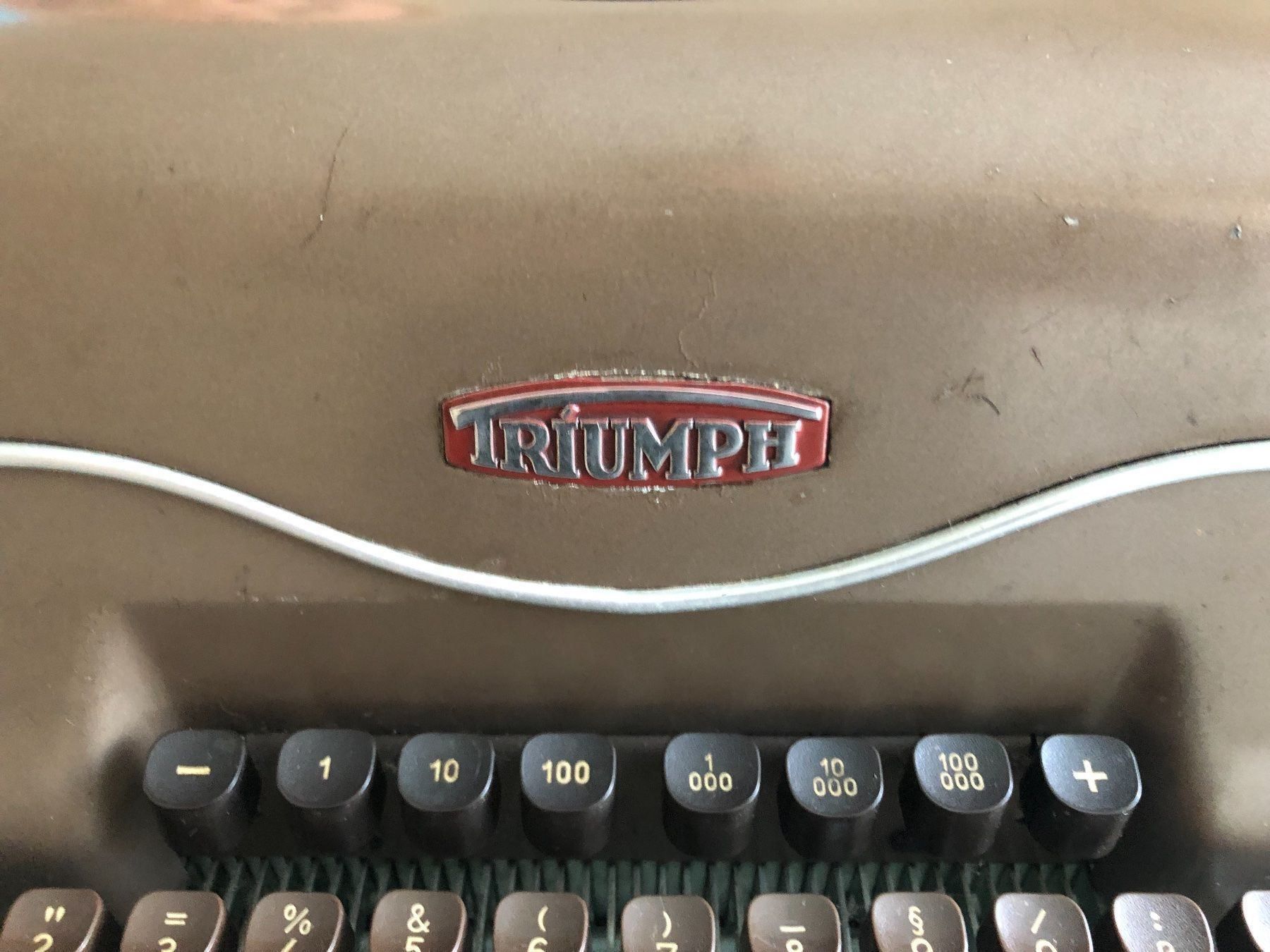 Triumph Macchine da scrivere: Antike Schreibmaschine "TRIUMPH" Matura – Usato da Rheinfelden venduto da Floyd5 4