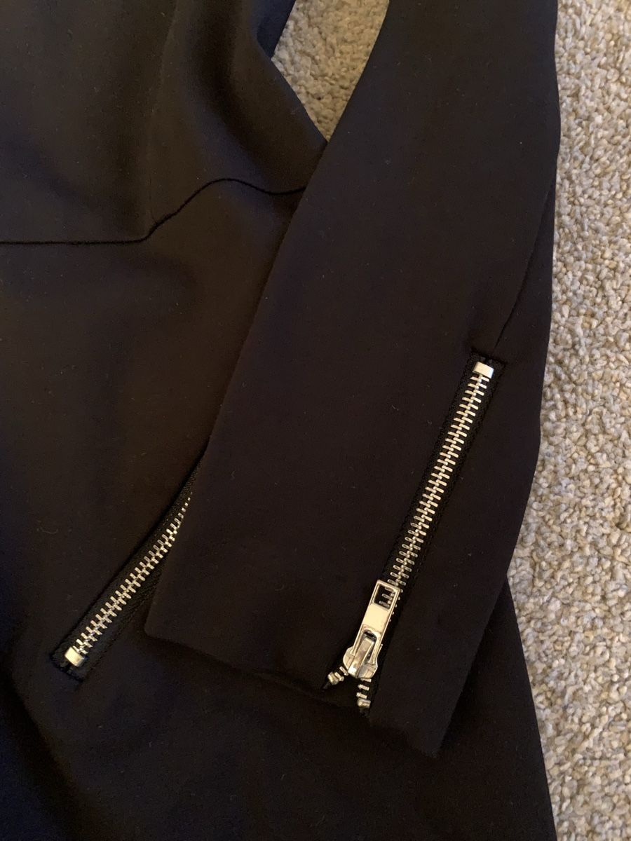 Kleider: Hochwertiges Winterkleid Gr. 42 – Gebraucht aus Winterthur von Darfweg 1