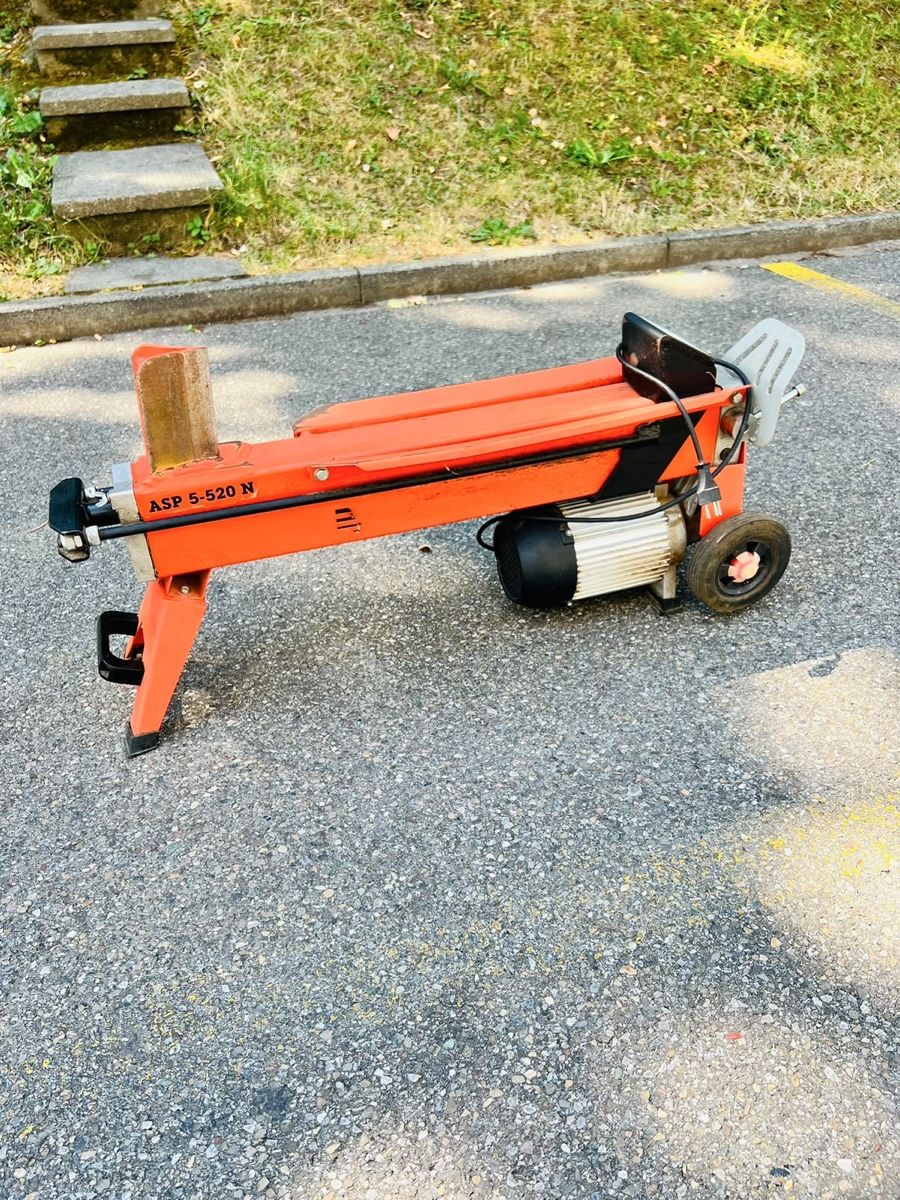 Tutte le macchine: Holzspaltmaschine 220 Volt bis 53 cm  – Usato da Urdorf venduto da mas_5wfz 6