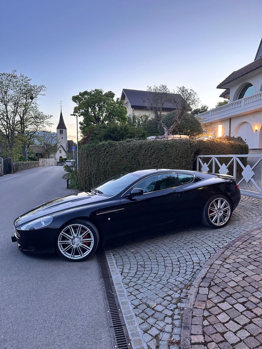 Aston Martin Automobili: Aston Martin DB9 Coupé – Usato da Genève venduto da SovereignWatch 2