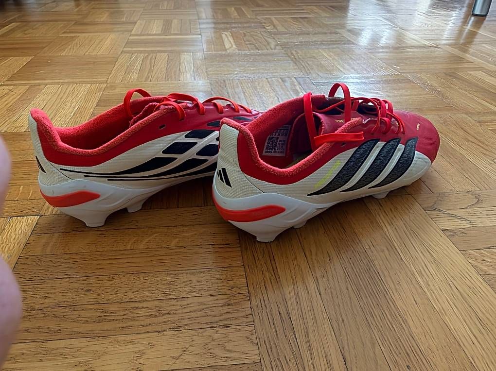 Scarpe per ragazzi: Chaussures de foot junior – Usato da Genève venduto da sth_2fcl 1