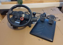 Logitech Driving Force GT Lenkrad mit Pedalen