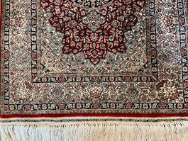 China Hereke - Seidenteppich