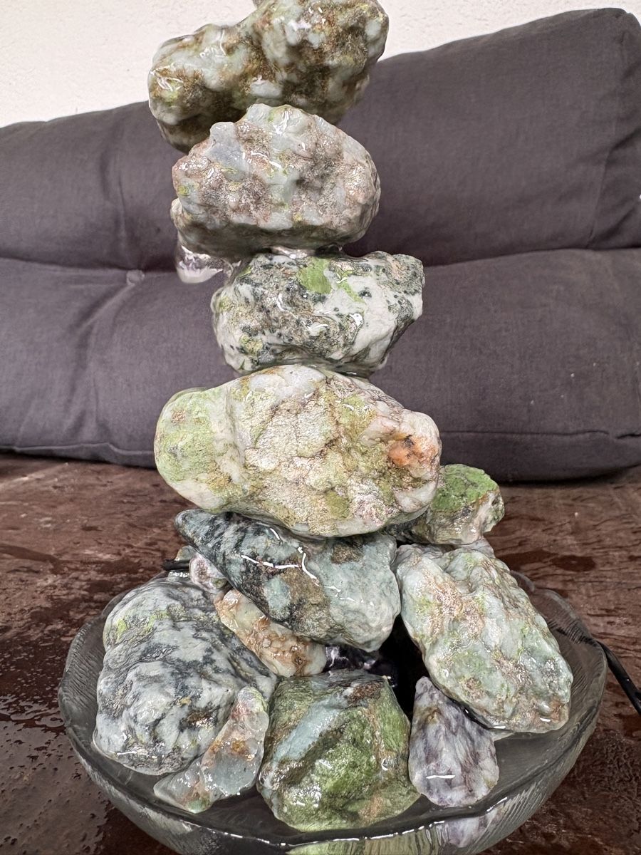 Stagni & Fontane ornamentali: Gabbro Smaragd Dekoration Stein-Brunnen  – Nuovo (secondo la descrizione) da Rüti b. Büren venduto da Sonnen-Mond