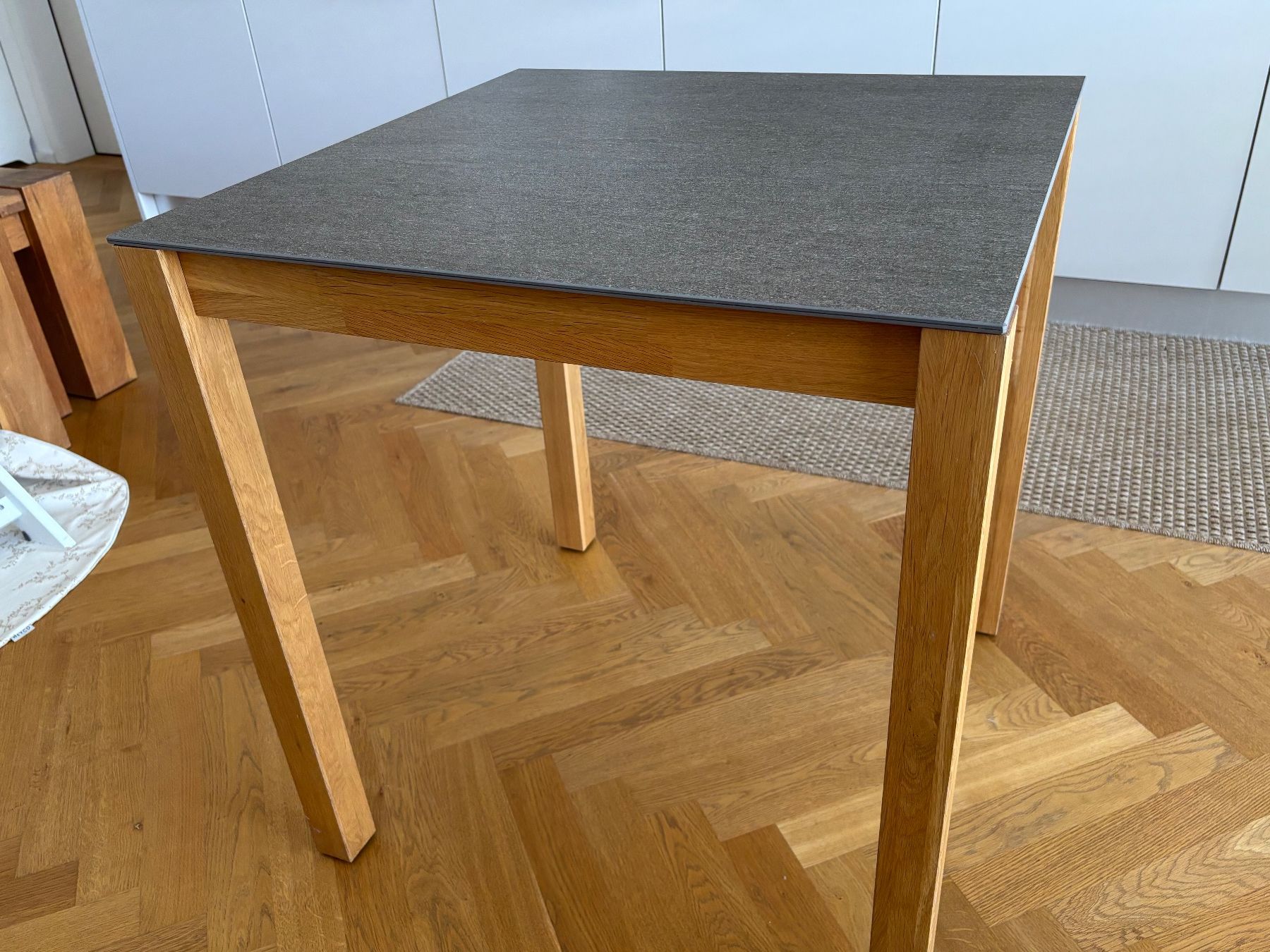 Pfister Tavoli: Tisch mit Steinplatte – Usato da Stettlen venduto da mon_gb6c 1