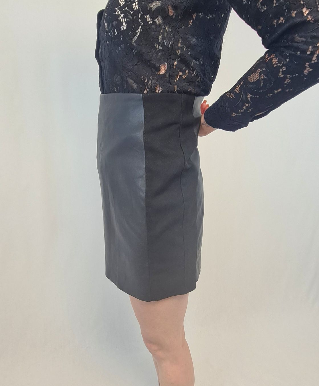 Röcke: Mini-jupe simili cuir noire - Taille M – Gebraucht aus Couvet von Nawra_26 1