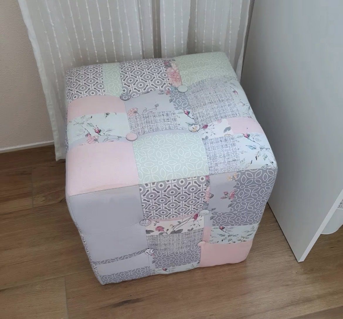 Kare Tabourets: KARE Hocker Patchwork-Stil, 40x40x40cm – D'occasion à Luzern par Christian_hodel