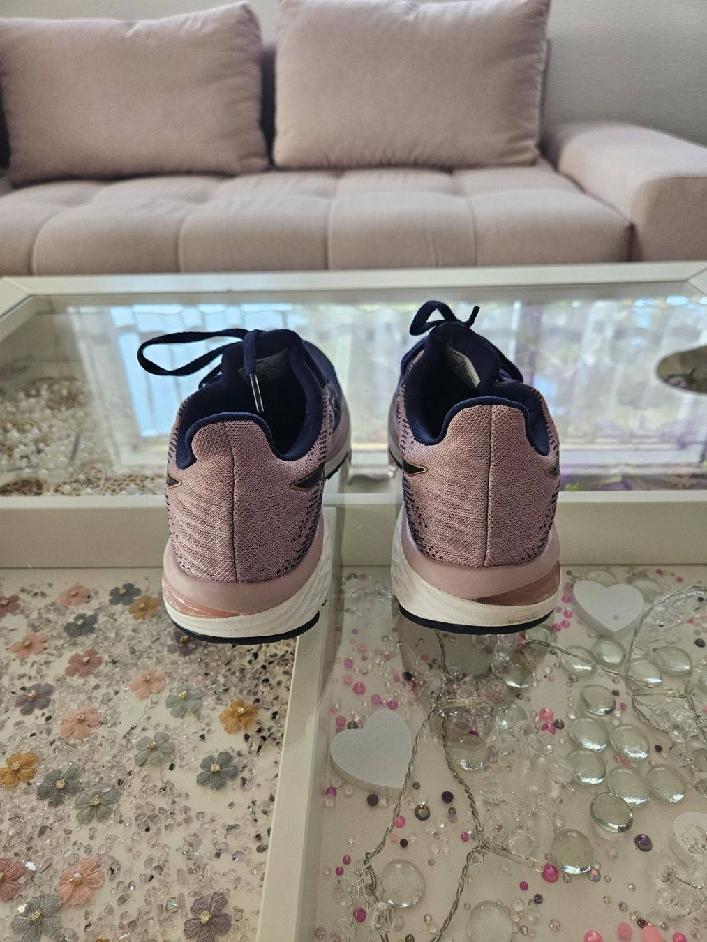 Asics Scarpe da donna: Asics Damen Laufschuhe Grösse 39 – Usato da Unterägeri venduto da Sleepbear 3