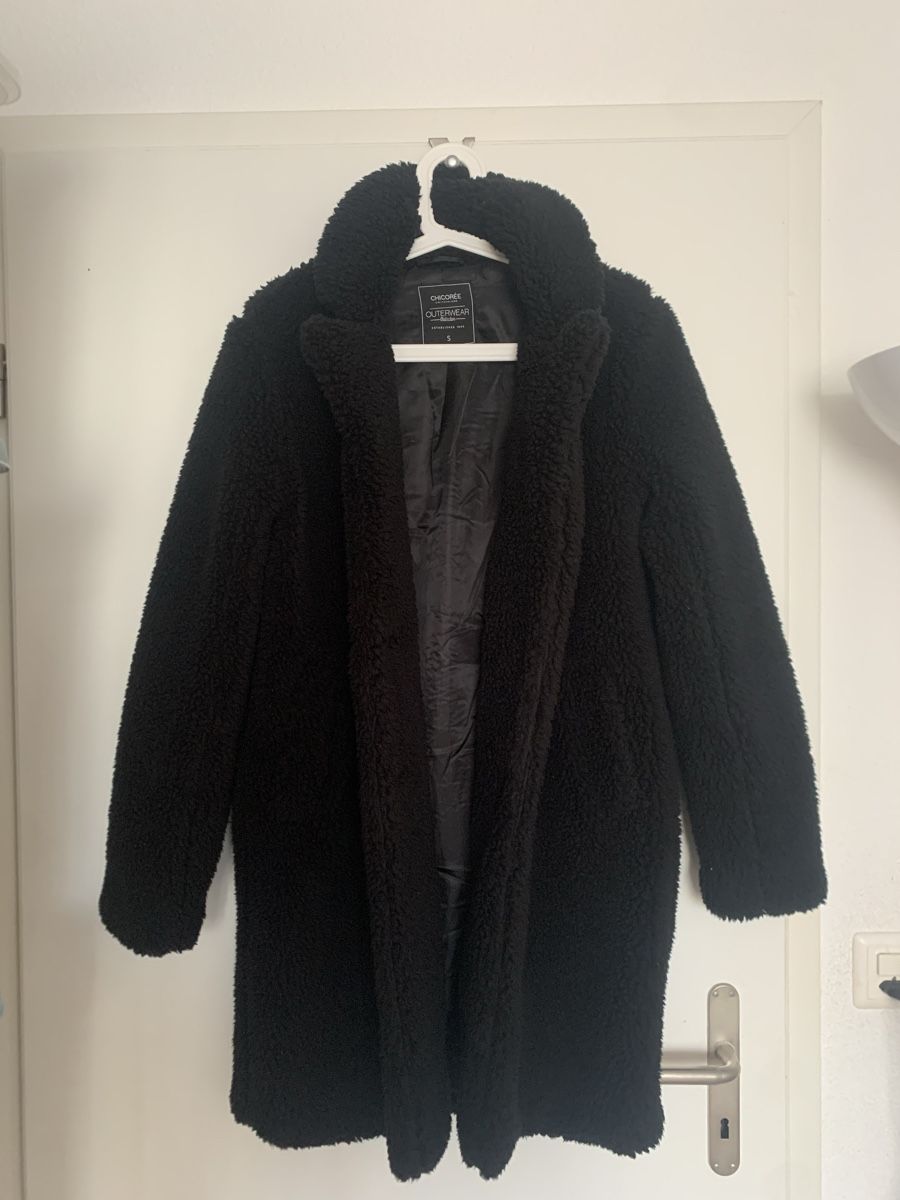 Mäntel: Kunstfellmantel schwarz Grösse S – Gebraucht aus Bettlach von valishop