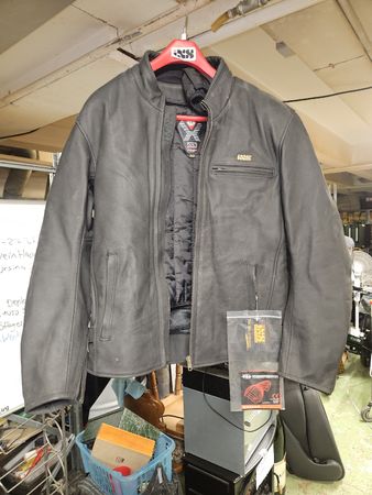 Neue Hochwertige Motorradjacke aus Leder, Grösse L,(D)