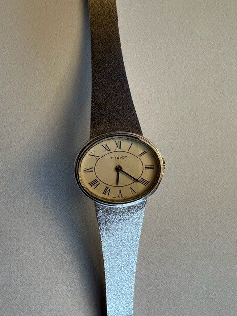 Une montre de marque Tissot 2