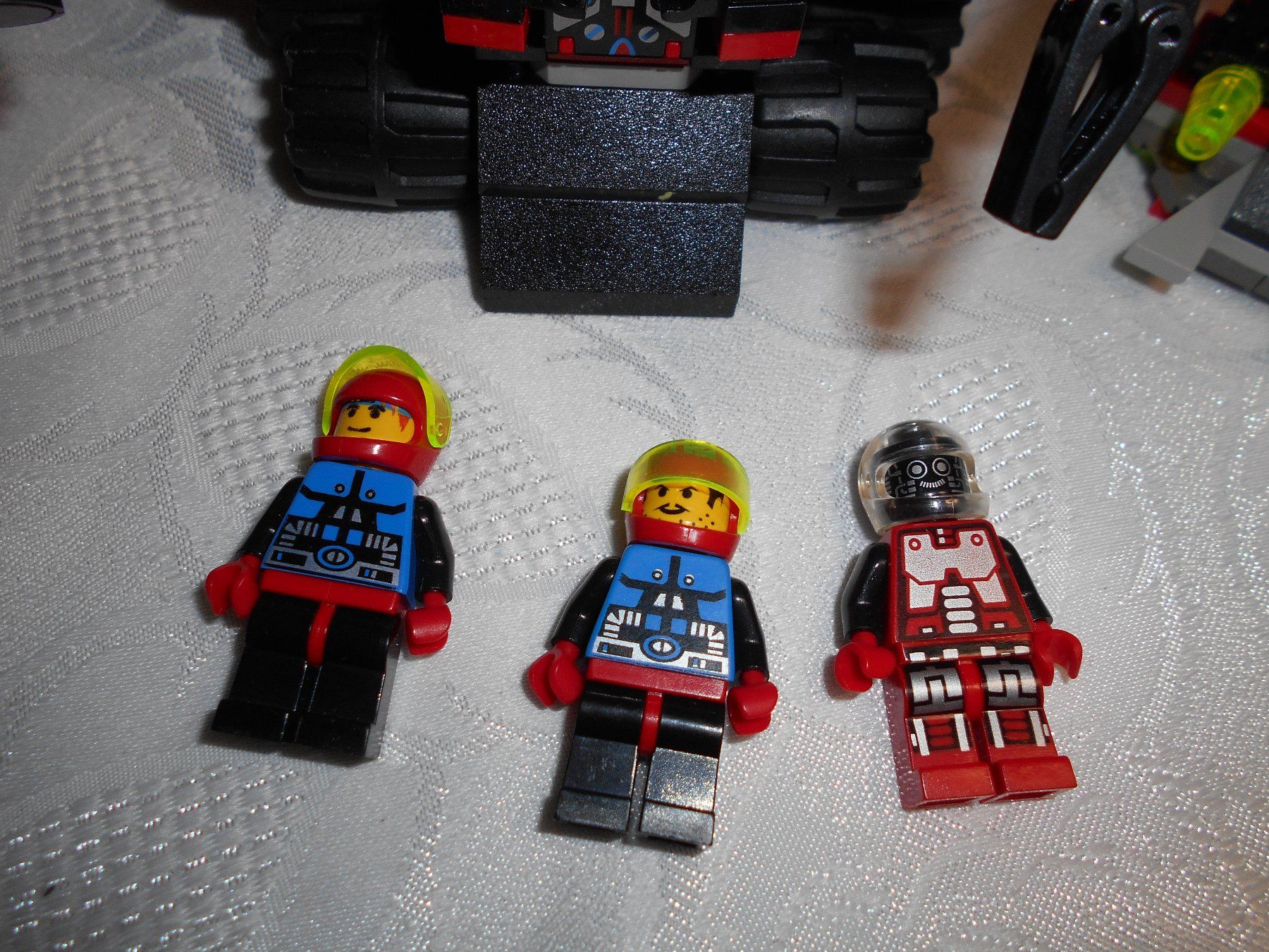 Lego Spielzeuge: Lego Space Robo Guardian 6949 – Gebraucht aus Niederuzwil von  3