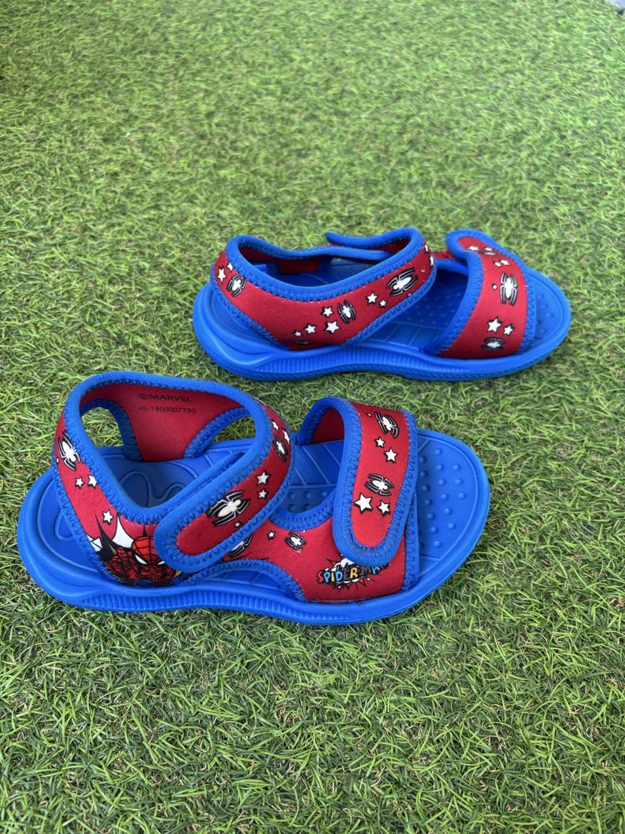 Scarpe per ragazzi: Sandals piscine Spiderman P. 29 New  – Nuovo (secondo la descrizione) da Chêne-Bougeries venduto da CeliaMate 2