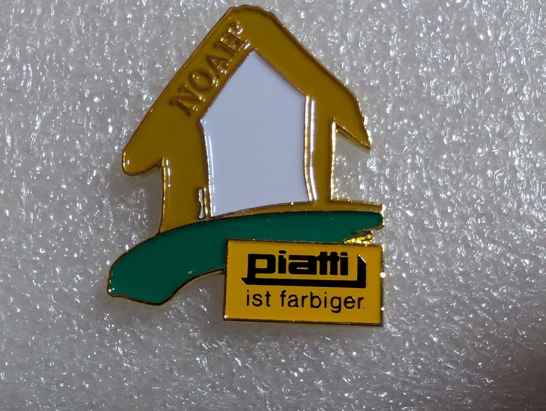 Plaquettes & Badges: Ansteckpin 246: Piatti ist farbiger – D'occasion à Oppligen par Pin-Fall-Shop