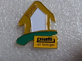 Ansteckpin 246: Piatti ist farbiger