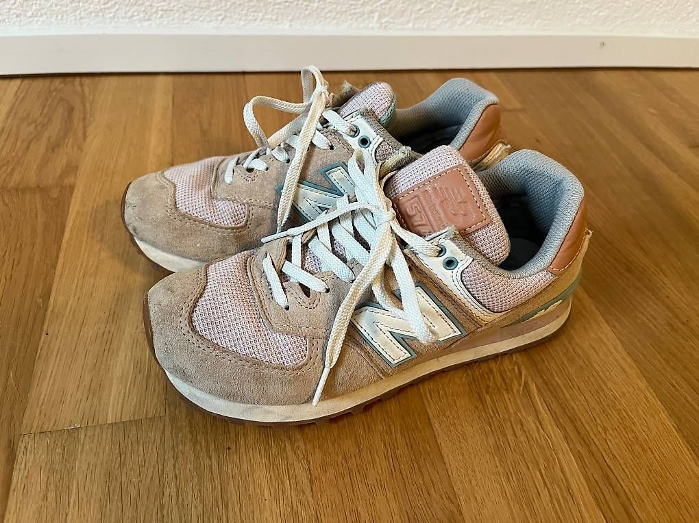 Scarpe da donna: New Balance 574 Beige/Rosa – Usato da Oberwil (Dägerlen) venduto da schnipta 1