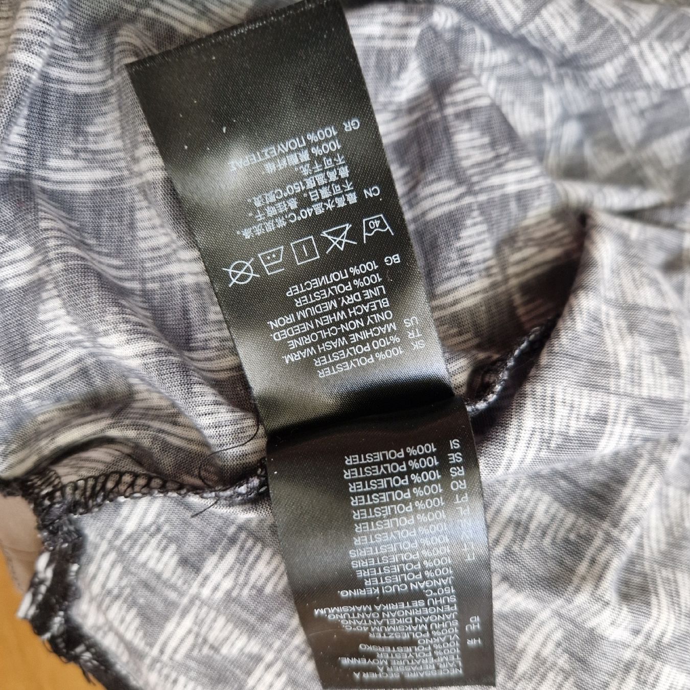 H&M Camicette: Schicke Bluse von H&M mit Muster, Grösse S/ M – Usato da Nendeln venduto da Zopfie_ 7