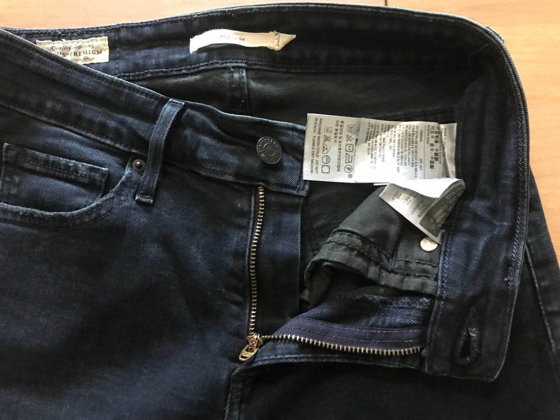 Jeans: Levis 712 Slim W25 L32 – Nuovo (secondo la descrizione) da Meyrin venduto da dijin 6