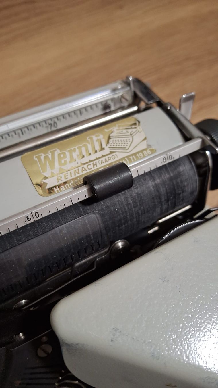 Macchine da scrivere: Schreibmaschine Olympia – Usato da Bäriswil BE venduto da vonys 4
