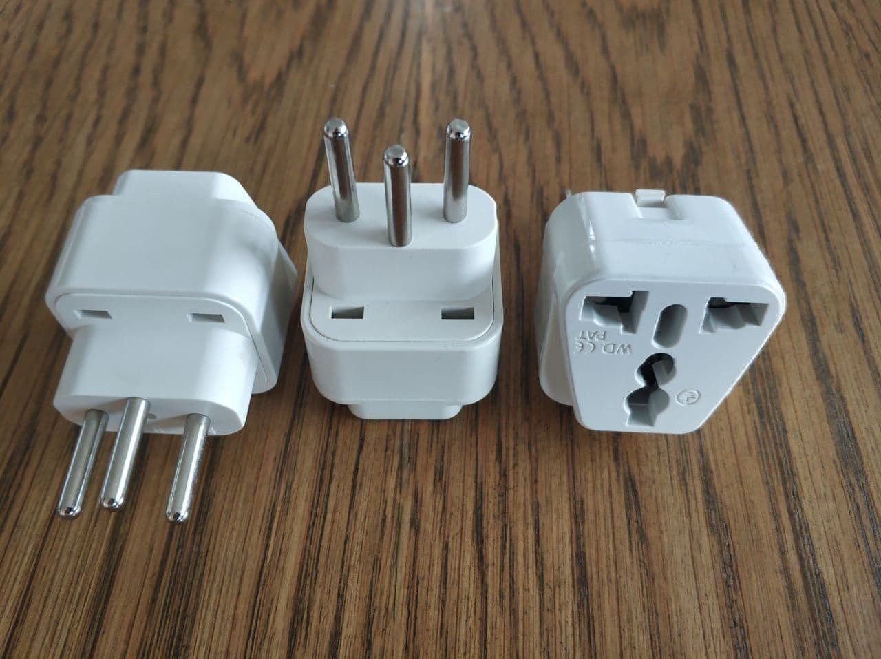 Lecteurs & Adaptateurs: Universal-Adapter Stecker – Neuf (Voir description) à Bottighofen par est_9tkj