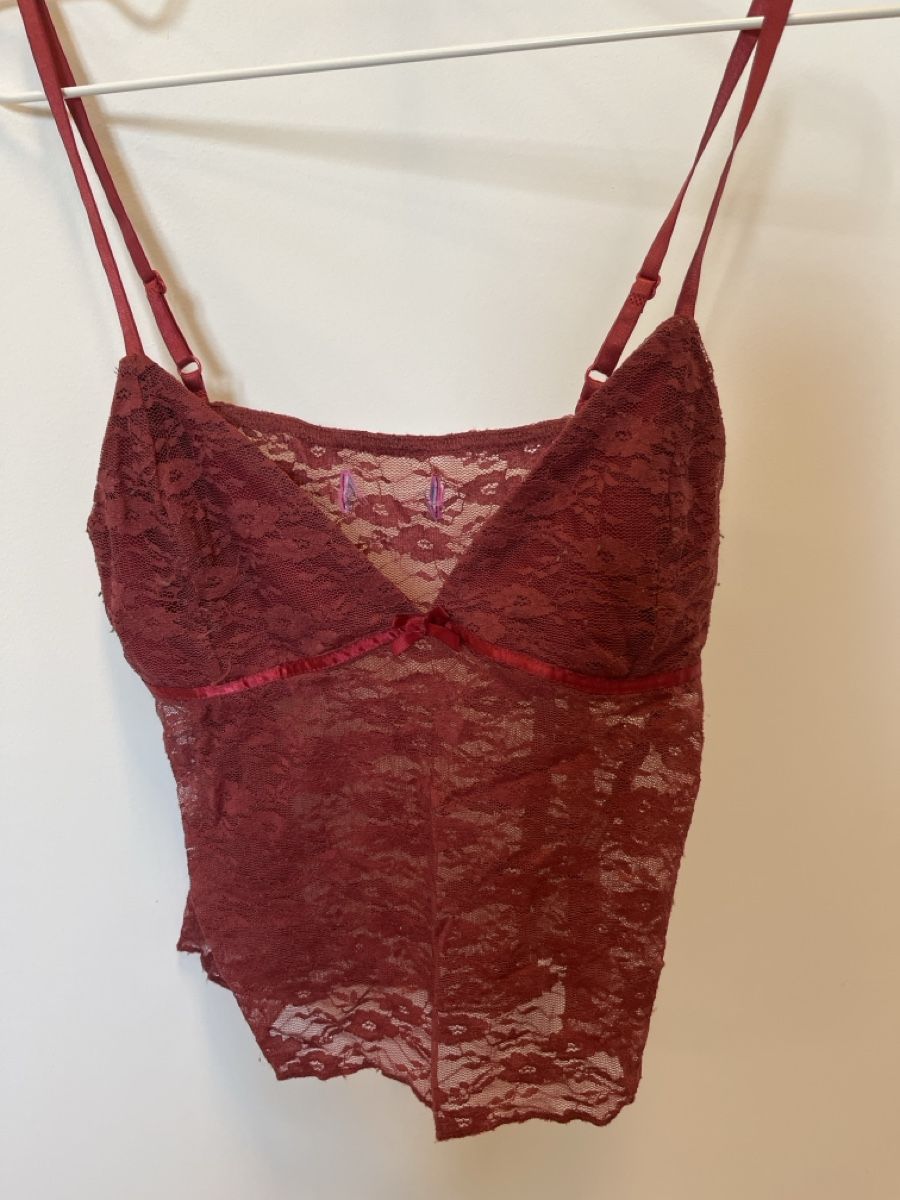 Tops: Rotes Spitzentop – Gebraucht aus Guntalingen von mon_hc9m
