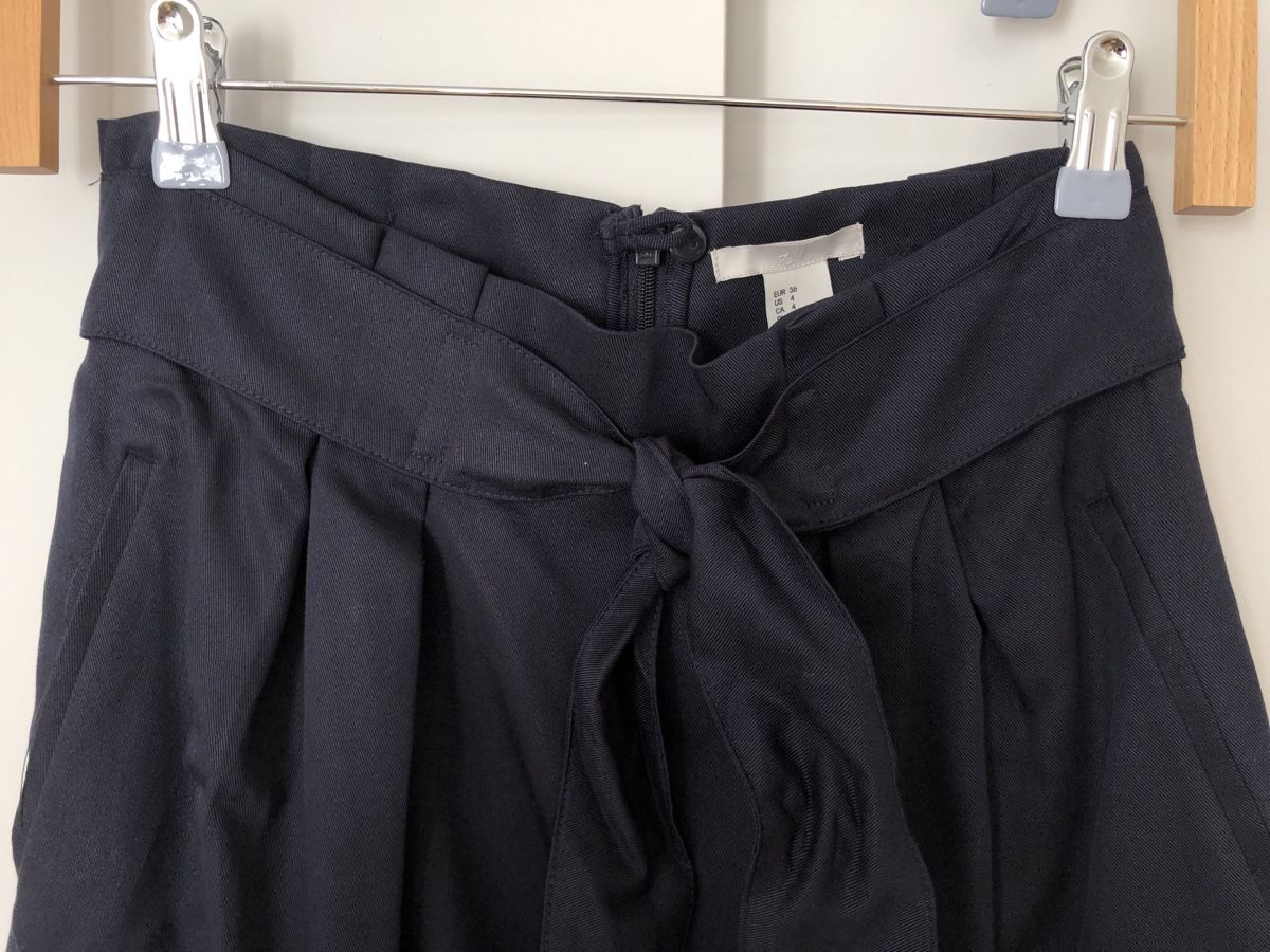 H&M Gonne: Marineblauer Rock Paperbag-Style – Nuovo (secondo la descrizione) da Sargans venduto da RaBa08 2