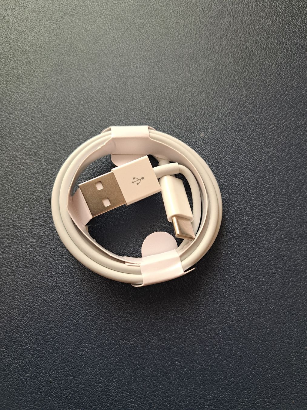 Câbles: Ladekabel USB-C – Neuf (Voir description) à Worb par marko_crnac