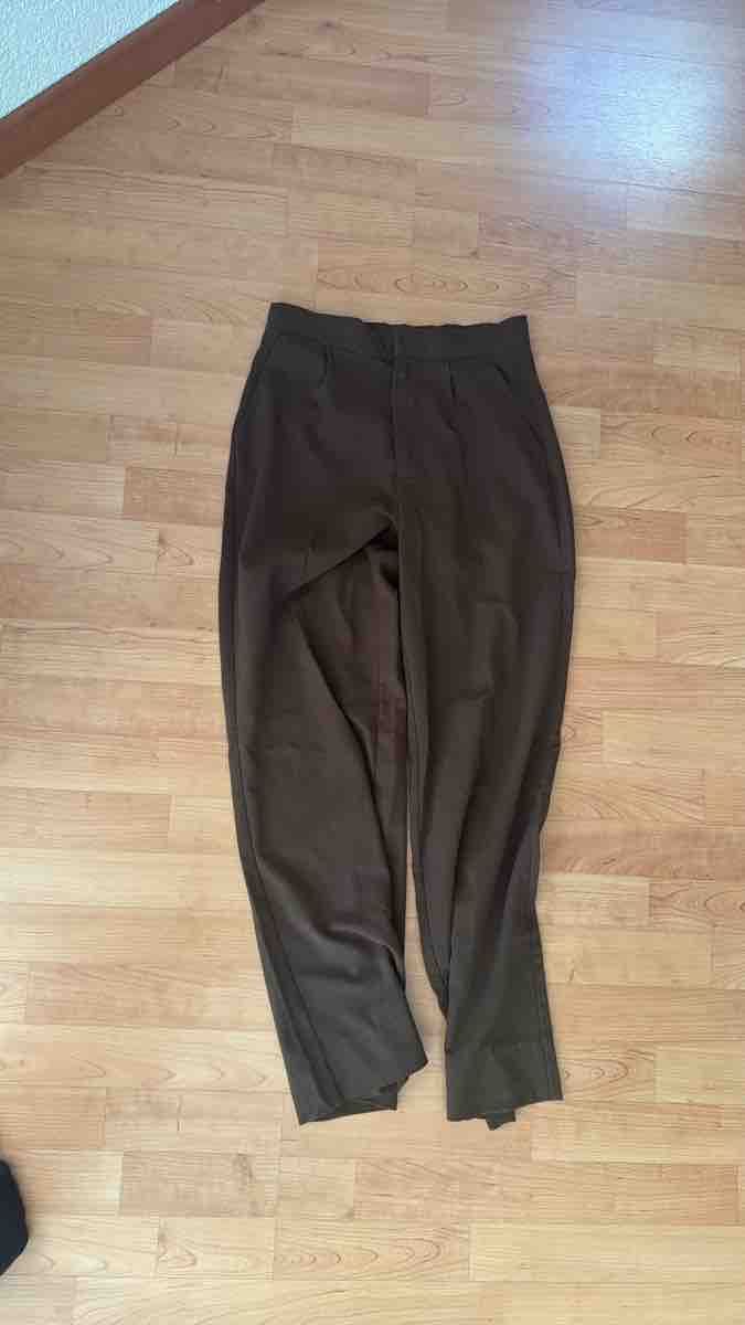 Pull&Bear Hosen: Damen Freizeithose uni braun Grösse XS – Gebraucht aus Schlieren von nowaya