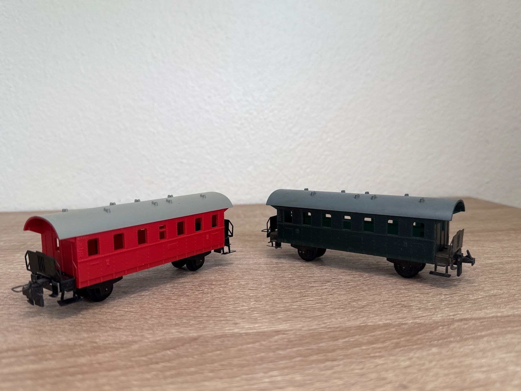 Lima Modellini di ferrovie: 2x Personenwagen (H) – Usato da St-Aubin-Sauges venduto da Lo_Go