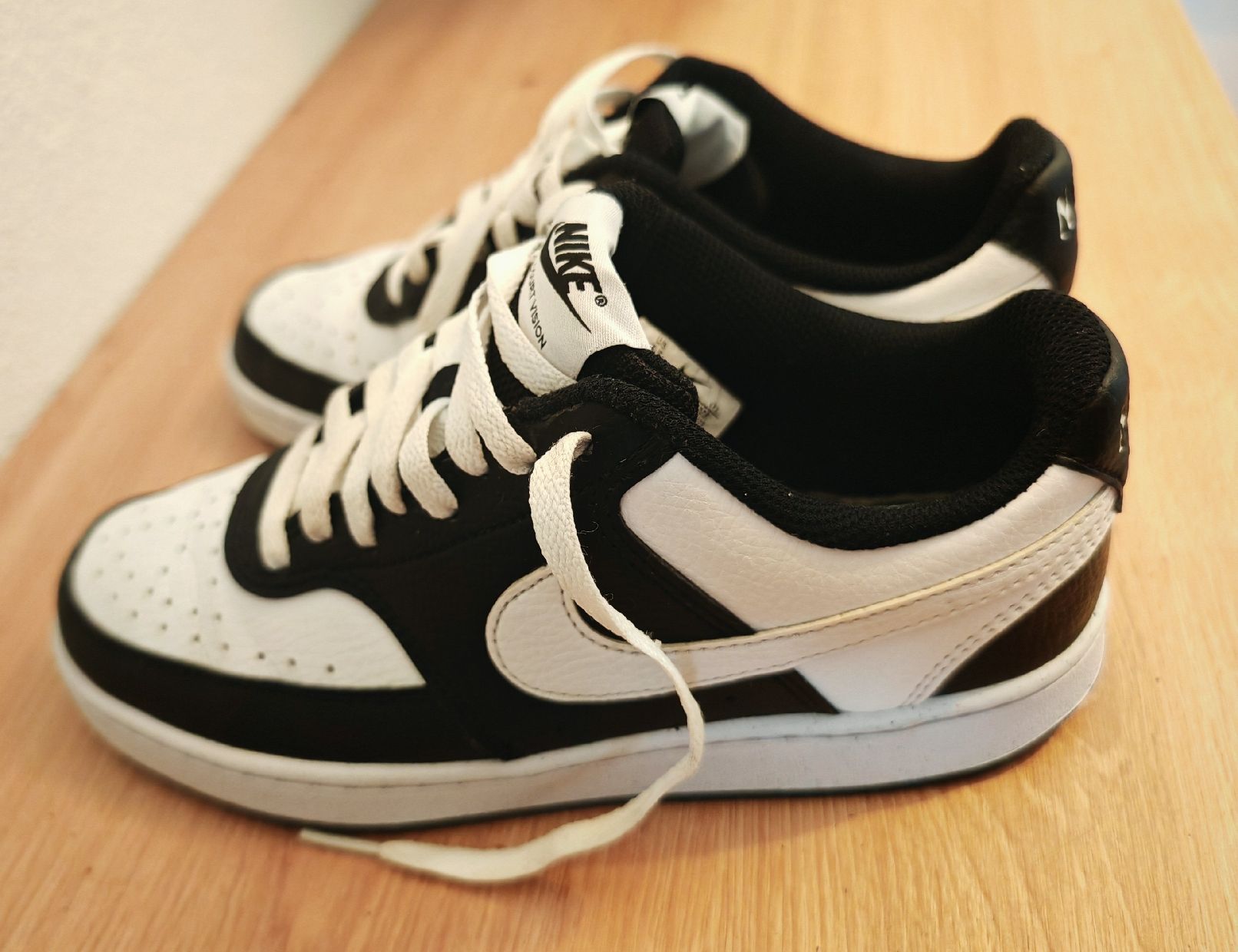 Nike Herrenschuhe: Nike sneakers 37.5 Black & White  – Neu (gemäss Beschreibung) aus Marly von Coraioru 1