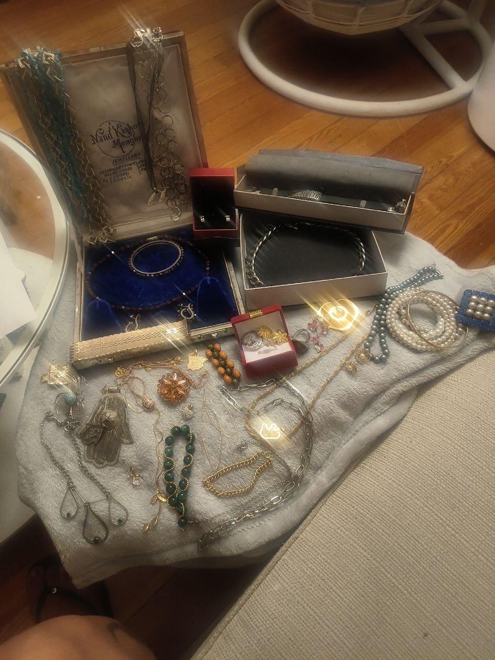Sonstiger Schmuck: gros lot bijoux diverses – Gebraucht aus Pampigny von Nathbn