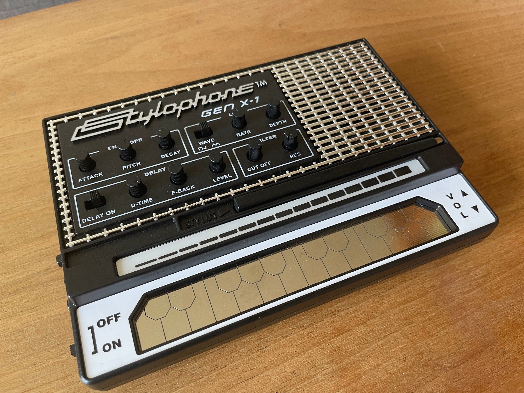 Strumenti musicali: Stylophone Gen X-1 – Usato da zürich venduto da santizh