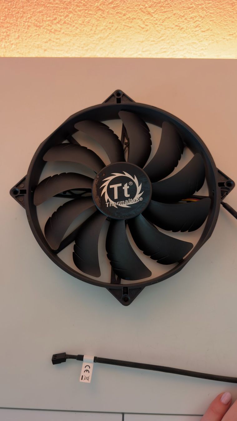 Thermaltake Ventilatori: Thermaltake 200 mm PC Cooling Fan – Usato da Ponte Capriasca venduto da Claudio__1972