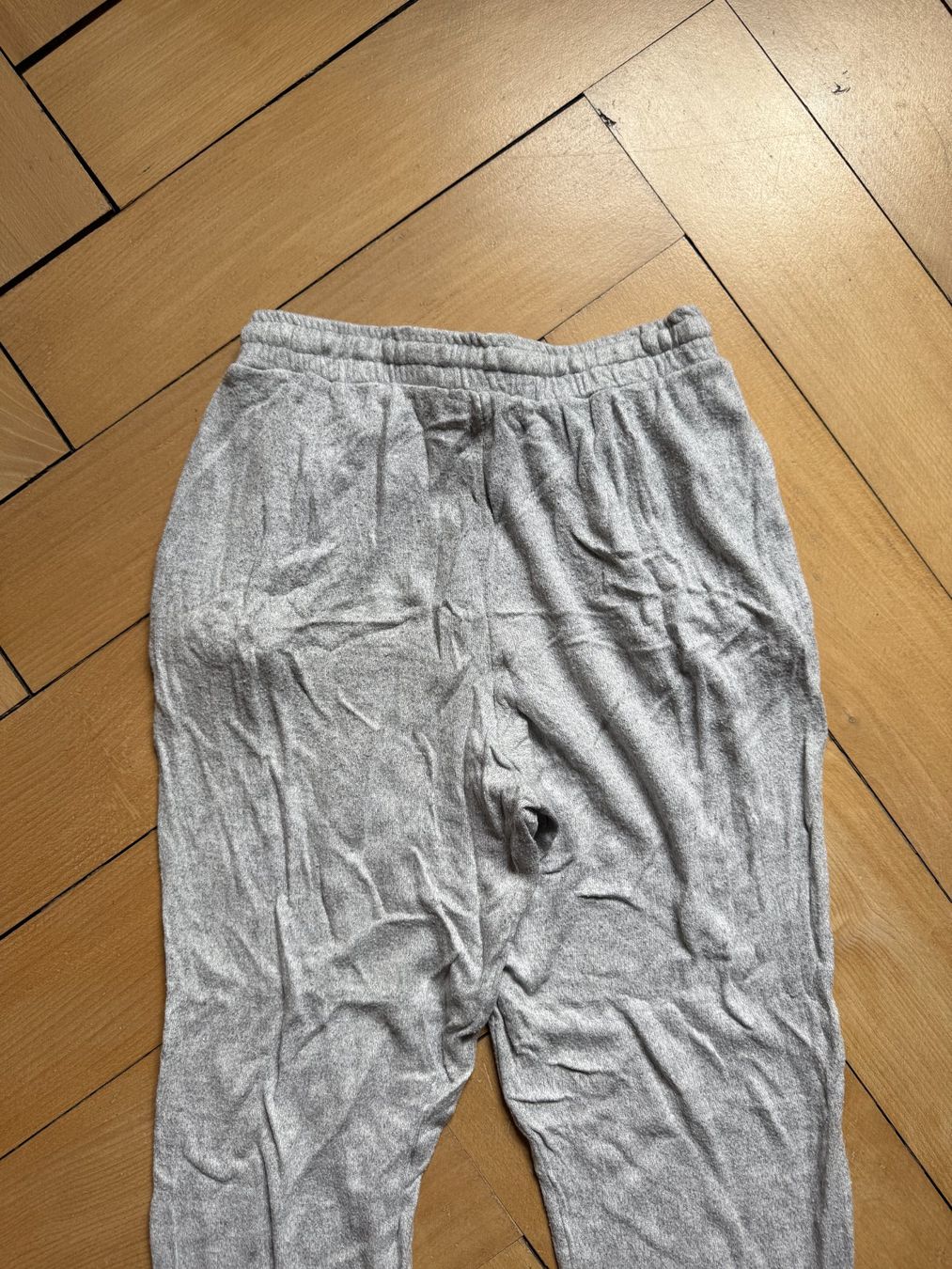 Brandy Melville Pantaloni: BRANDY MELVILLE - Trainerhose hellgrau meliert – Usato da Zürich venduto da Diazaio 2