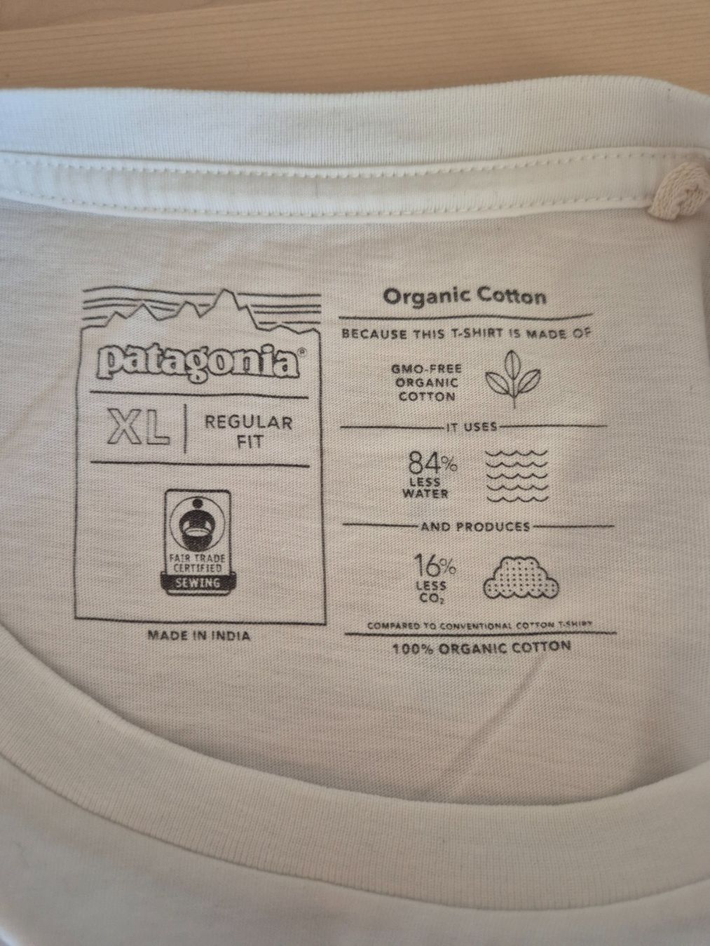 Patagonia T-shirt: Patagonia T-Shirt – Usato da Trogen venduto da Monk3yWear 2