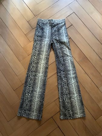 BERSHKA - Hose m. Schlangen-Print S