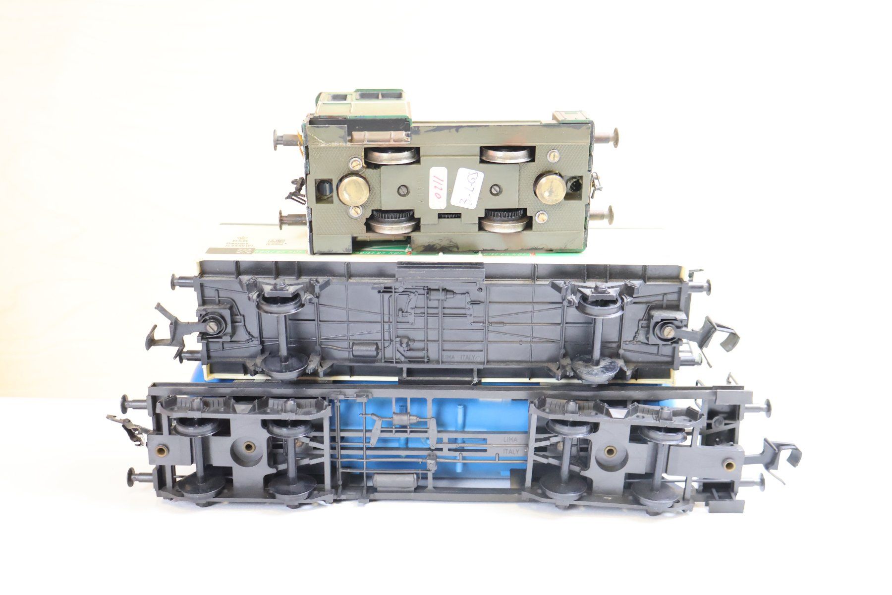 Lima Modelleisenbahnen: Lima "Gesupert" Rangierlok & Wagen Set - Spur 0 – Gebraucht aus Winterthur von Monstera 8