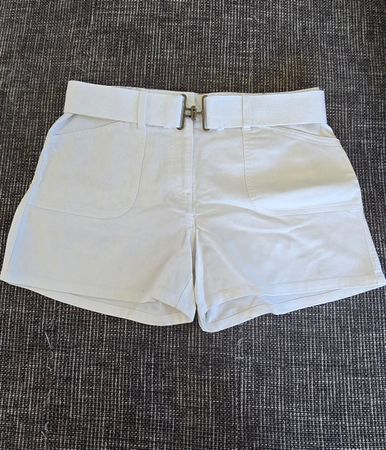 Weisse Sommer Shorts mit Gürtel Grösse 12 / 38, Top Zusta...