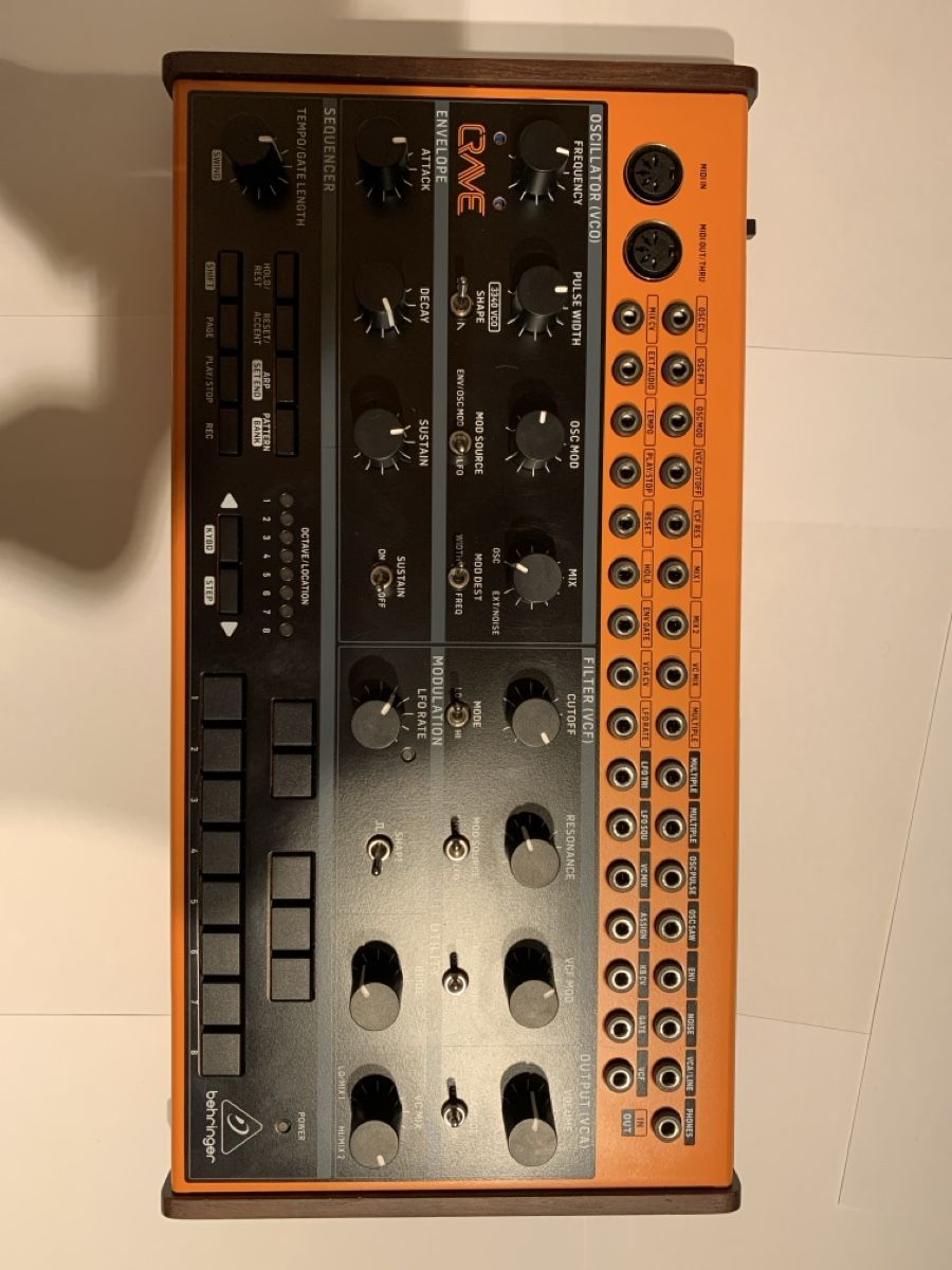 Behringer Strumenti musicali: Behringer Crave mit Decksaver – Usato da Luchsingen venduto da DragonOfFire