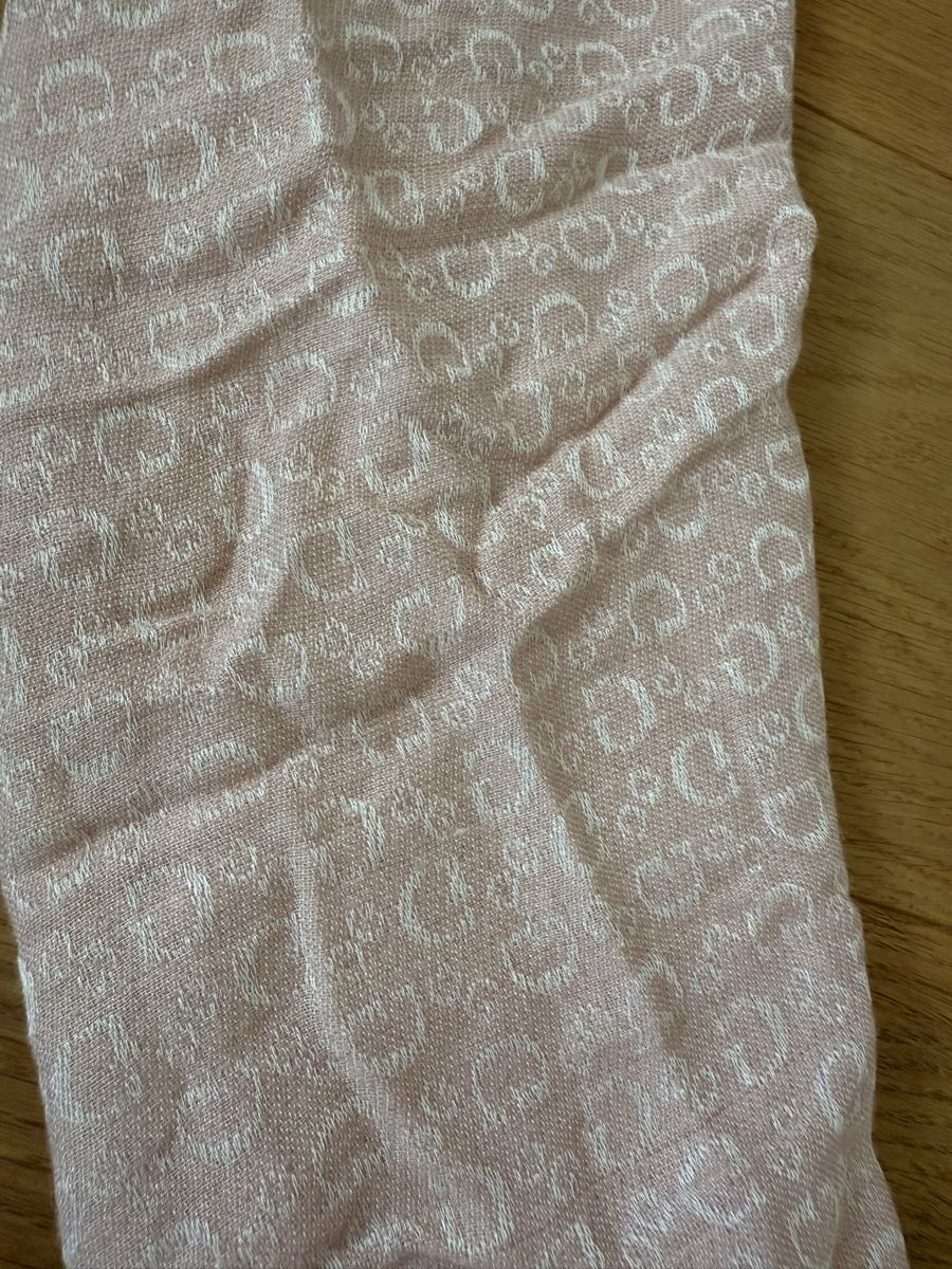 Guess Foulard & Sciarpe: Guess Schal – Usato da Hedingen venduto da vane.zh 2