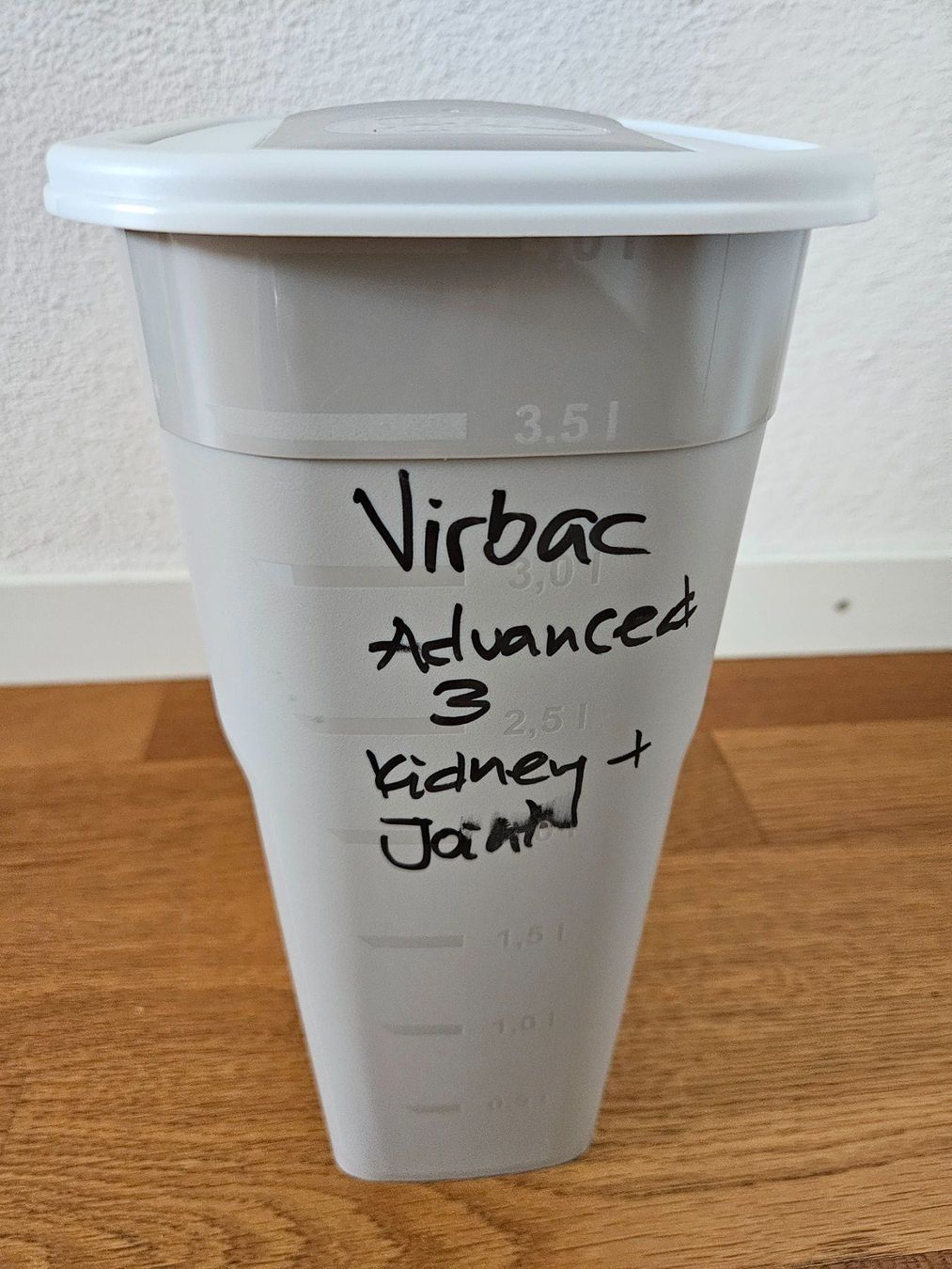 Mangimi: Virbac Advanced 3 Kidney+Joint 3.5L Katzenfutter Rotho Box – Usato da Birmensdorf ZH venduto da Wendepunkt... 2