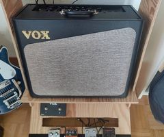 Vox AV30 Hybrid Röhren /Transistor Verstärker mit Footswitch