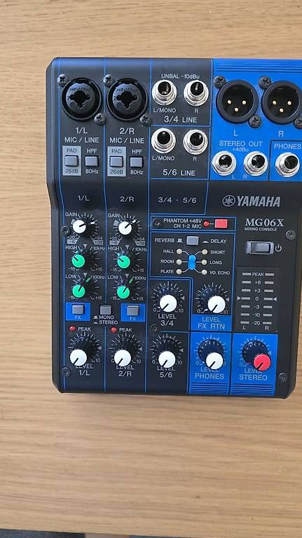 Instruments de musique: Yamaha MG06X – D'occasion à Gland par Paco_de_Lucia1 2